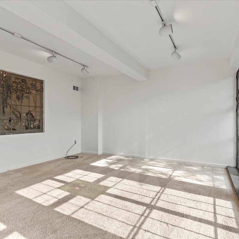 interior of 342 S. Highland Ave, Apt. 14A
