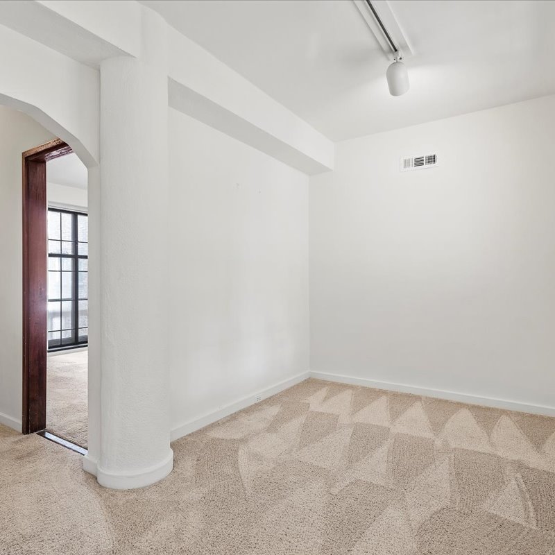interior of 342 S. Highland Ave, Apt. 14A