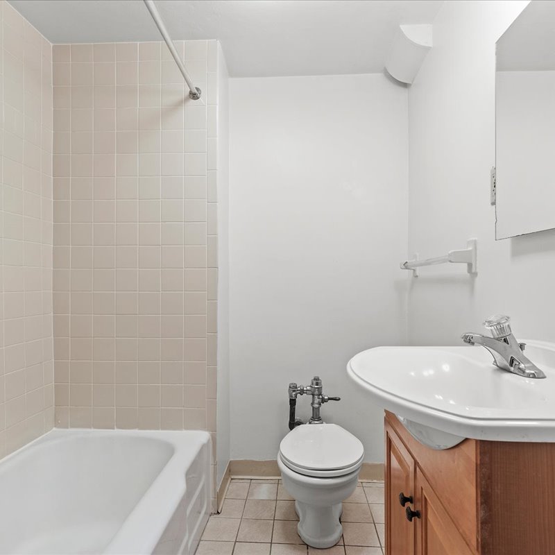 interior of 342 S. Highland Ave, Apt. 14A