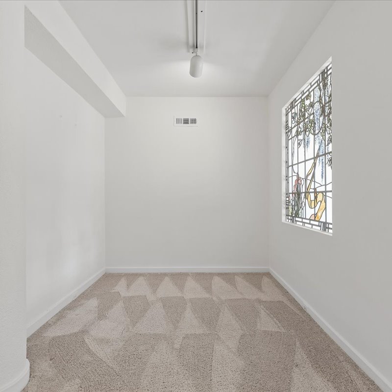 interior of 342 S. Highland Ave, Apt. 14A