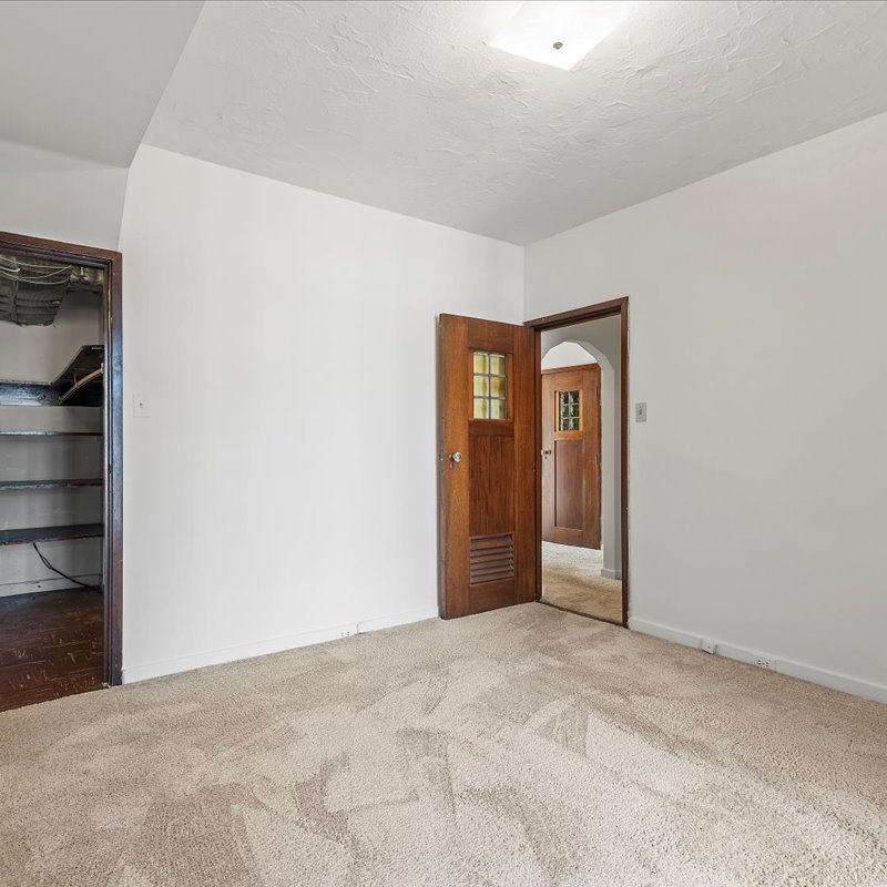 interior of 342 S. Highland Ave, Apt. 14A