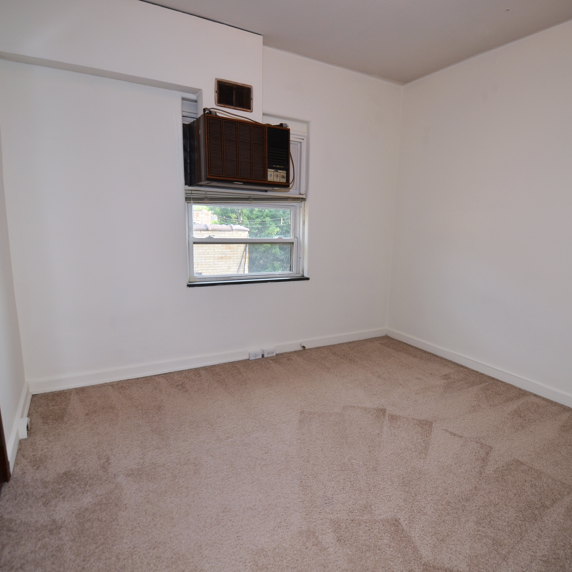 interior of 342 S. Highland Ave, Apt. 14B