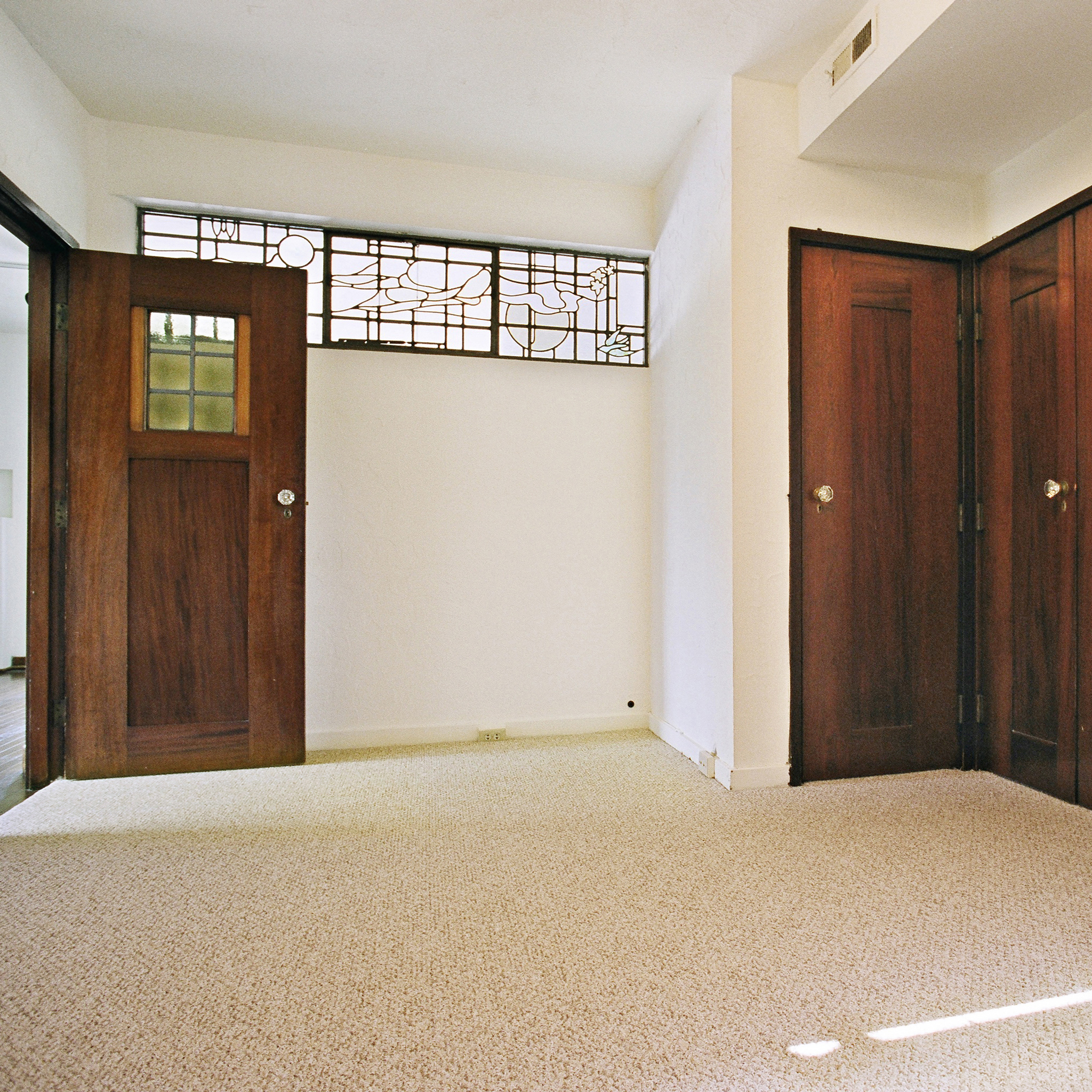 interior of 342 S. Highland Ave, Apt. 15A
