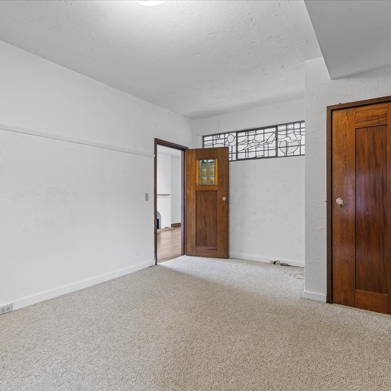 interior of 342 S. Highland Ave, Apt. 15A