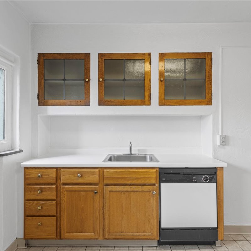 interior of 342 S. Highland Ave, Apt. 15A