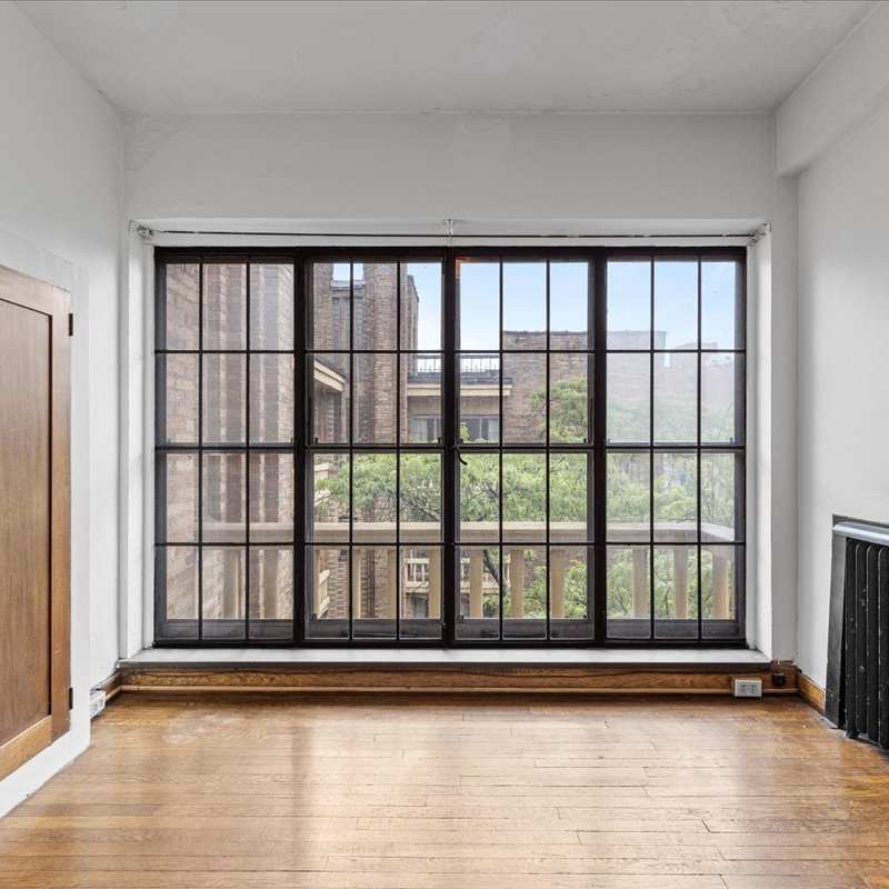 interior of 342 S. Highland Ave, Apt. 15A