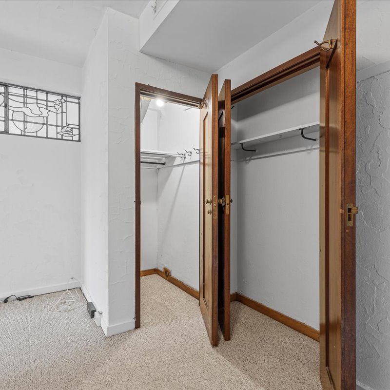 interior of 342 S. Highland Ave, Apt. 15A