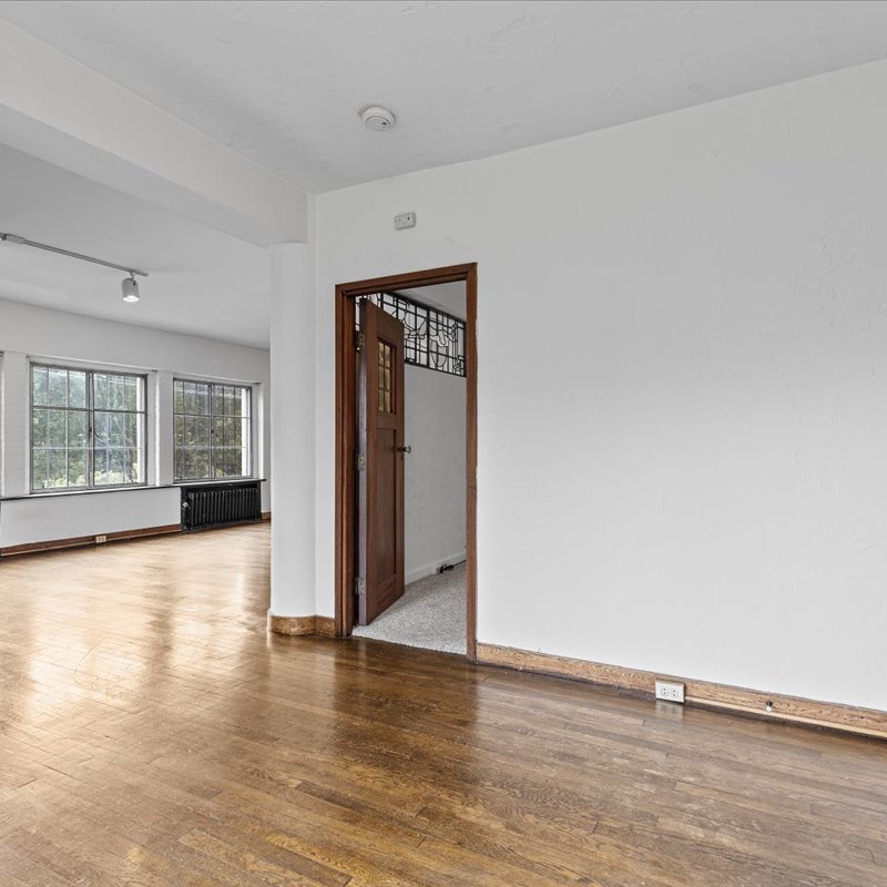interior of 342 S. Highland Ave, Apt. 15A