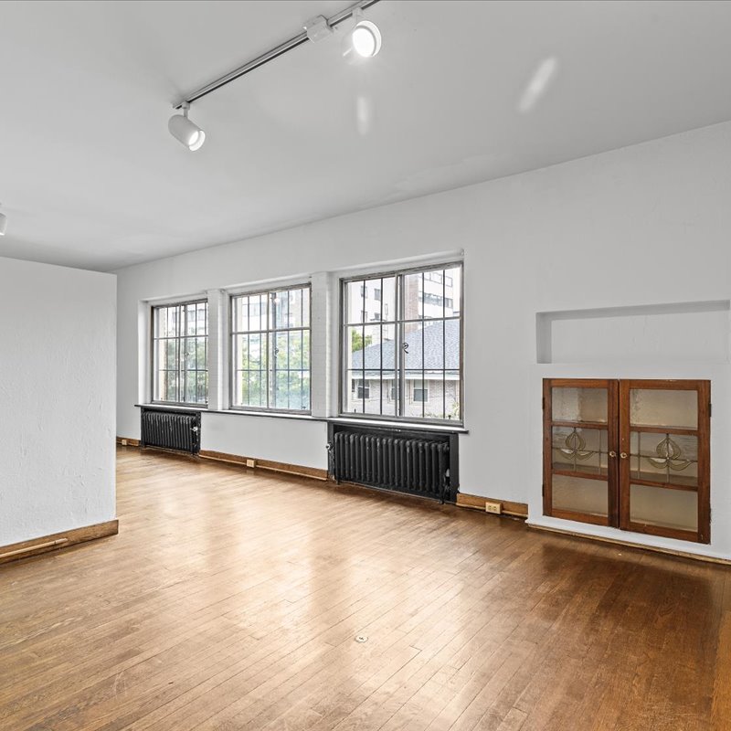 interior of 342 S. Highland Ave, Apt. 15A