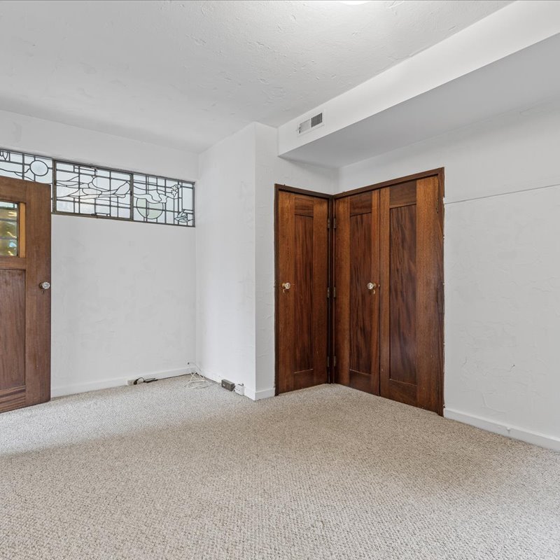 interior of 342 S. Highland Ave, Apt. 15A