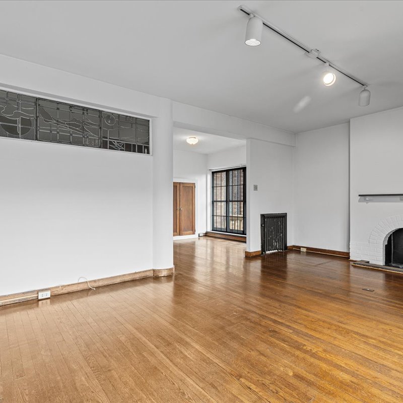 interior of 342 S. Highland Ave, Apt. 15A