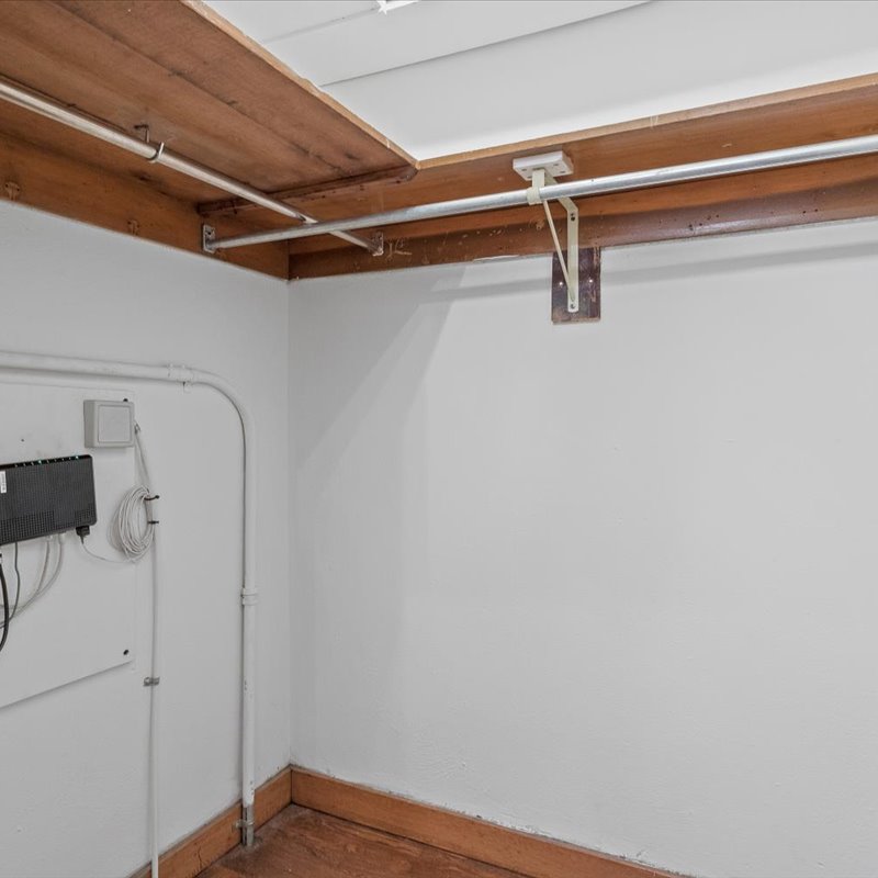 interior of 342 S. Highland Ave, Apt. 15B