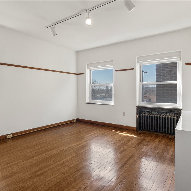 interior of 342 S. Highland Ave, Apt. 15B