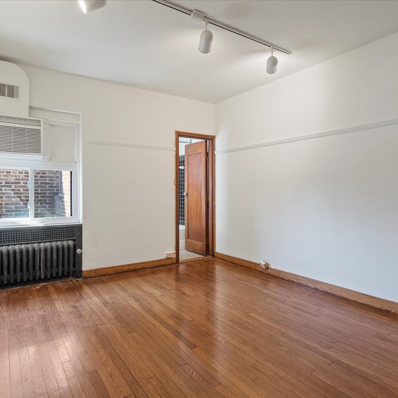 interior of 342 S. Highland Ave, Apt. 15B