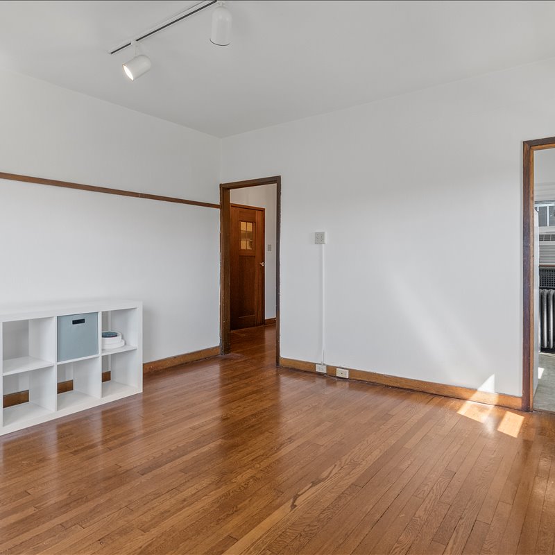 interior of 342 S. Highland Ave, Apt. 15B