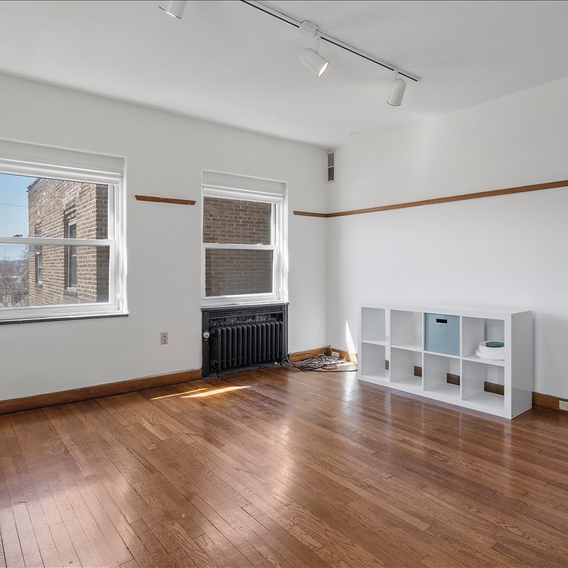 interior of 342 S. Highland Ave, Apt. 15B