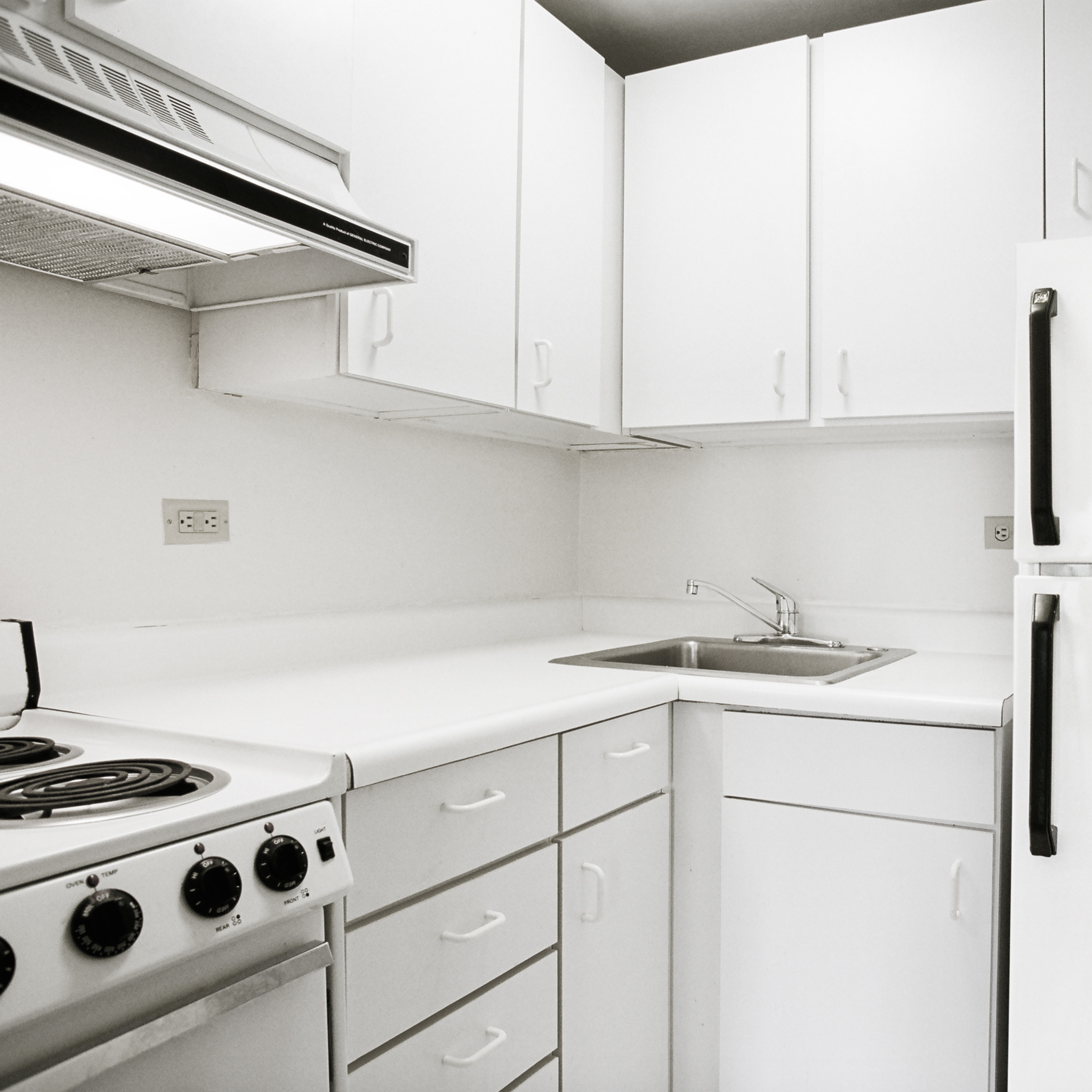 interior of 342 S. Highland Ave, Apt. 16A