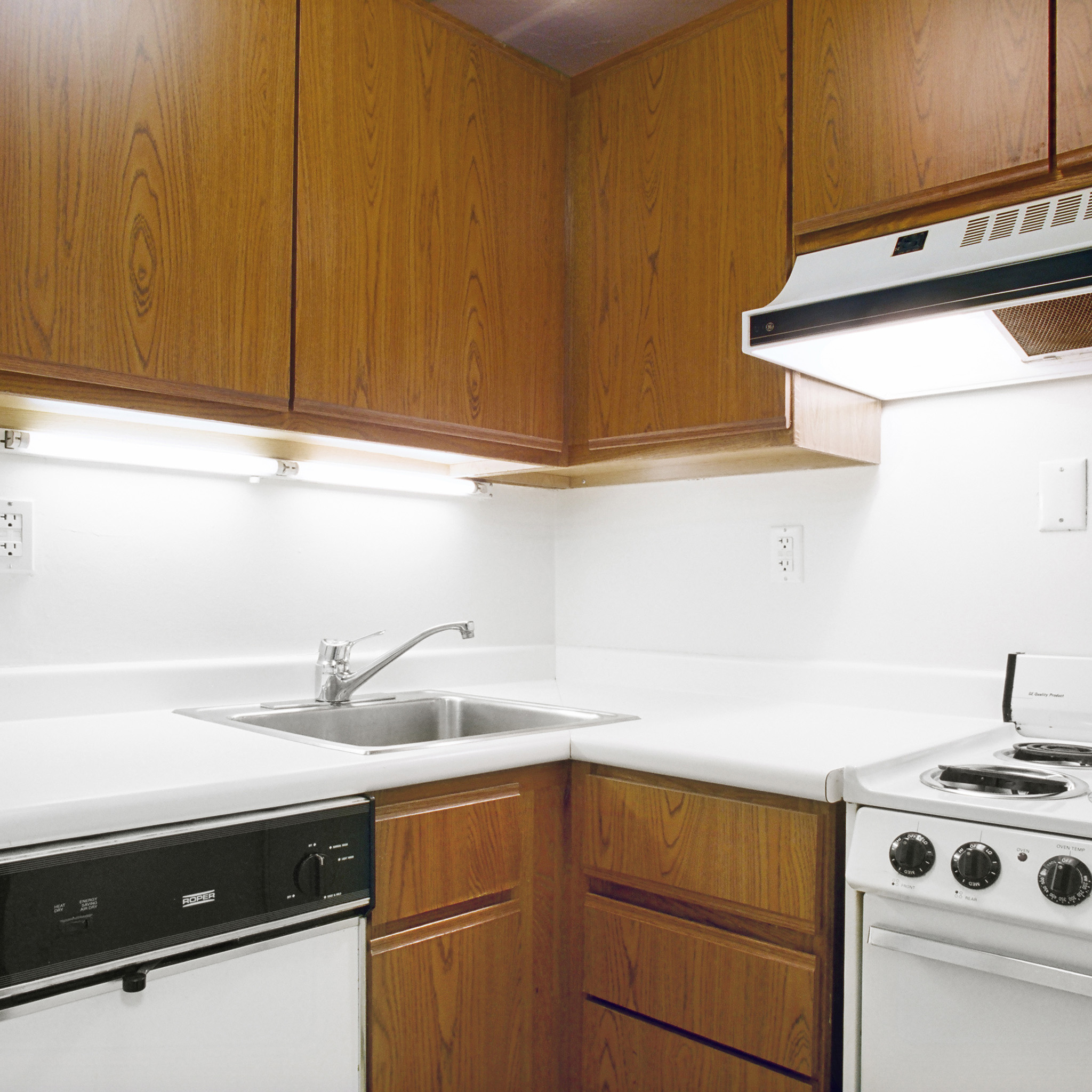 interior of 342 S. Highland Ave, Apt. 16B